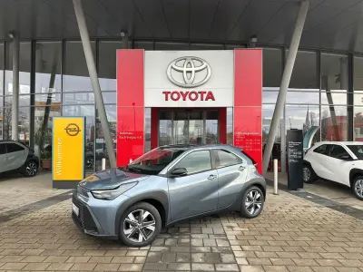 Neu Toyota Aygo X Active 116 PS (85 kW) 2026 Grau SUV