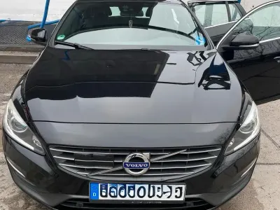 Usata Volvo V60 181 CV (133 kW) 2014 Nero Station wagon