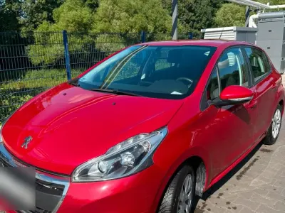Gebraucht Peugeot 208 Active 82 PS (60 kW) 2018 Rot Kleinwagen