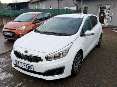 Weiß Gebraucht 2018 Kia Ceed DREAM-TEAM Edition Kleinwagen | 12.999 € (Fairer Preis)