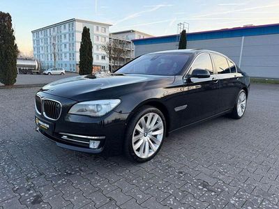 Saphirschwarz Gebraucht 2014 BMW 750 Comfort Edition Limousine | 17.990 € (Fairer Preis)