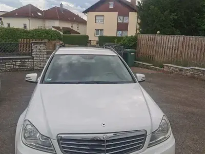 Gebraucht Mercedes C220 170 PS (125 kW) 2012 Weiß Limousine