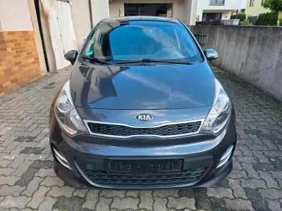 Gebraucht Kia Rio 75 PS (55 kW) 2016 Grau Kleinwagen