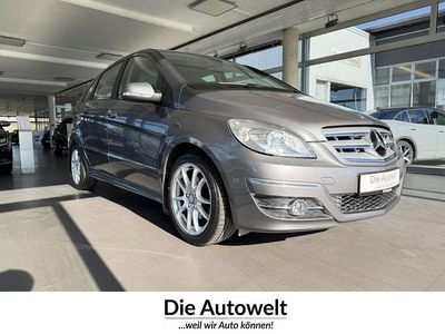 Gebraucht Mercedes B200 Sport 136 PS (100 kW) 2011 Mountaingrau Kleinwagen