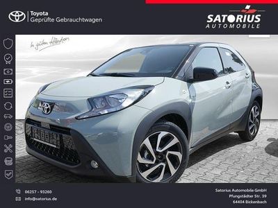 Neu Toyota Aygo X 72 PS (52 kW) 2025 Grün SUV