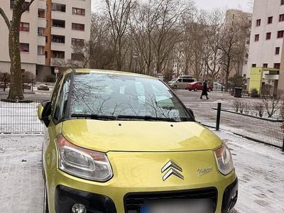 Grün Gebraucht 2010 Citroën C3 Picasso Van / Kleinbus | 6.000 €