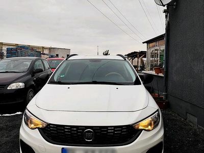 Gebraucht Fiat Tipo 95 PS (69 kW) 2017 Weiß Kleinwagen
