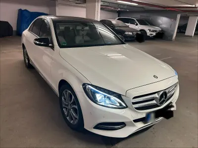 Gebraucht Mercedes C180 156 PS (114 kW) 2014 Weiß Limousine