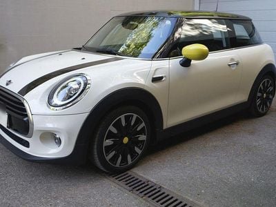 Begagnad Mini Cooper Chili 136 HK (100 kW) 2019 Vit Halvkombi