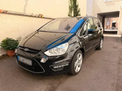 Gebraucht Ford S-MAX S 163 PS (119 kW) 2013 Schwarz Van / Kleinbus