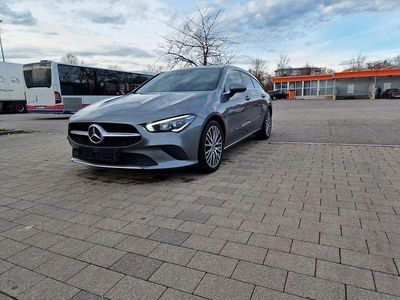 Gebraucht Mercedes CLA200 Shooting Brake 150 PS (110 kW) 2020 Mountaingrau Kombi