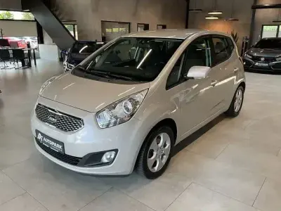 Gebraucht Kia Venga Spirit 184 PS (135 kW) 2011 Silber Kleinwagen
