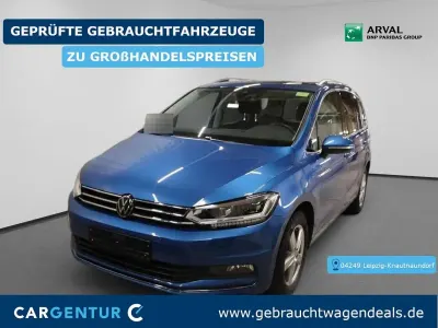 Gebraucht VW Touran Highline 150 PS (110 kW) 2023 Blau Van / Kleinbus