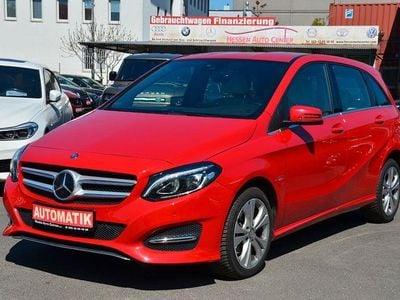 Usata Mercedes B180 122 CV (89 kW) 2016 Rosso Monovolume