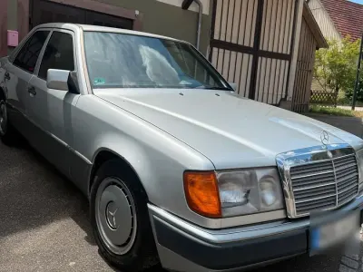 Gebraucht Mercedes 230 131 PS (96 kW) 1991 Silber Limousine