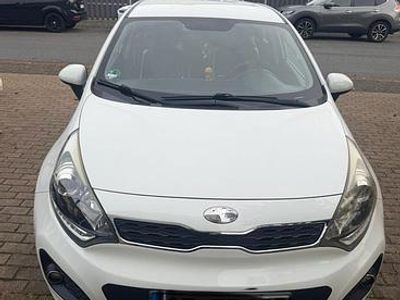 Gebraucht Kia Rio 86 PS (63 kW) 2014 Weiß Kleinwagen