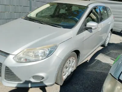 Gebraucht Ford Focus 115 PS (84 kW) 2011 Silber Kombi