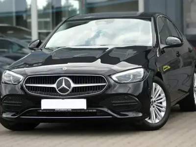 Gebraucht Mercedes C200 Avantgarde 163 PS (119 kW) 2023 Schwarz Limousine