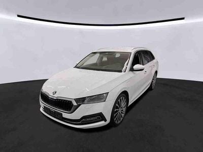 Moon white metallic Gebraucht 2021 Skoda Octavia Style Kombi | 18.640 € (Guter Preis)