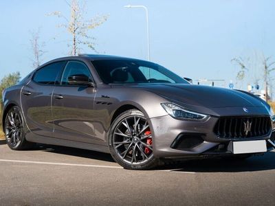 Silber Gebraucht 2022 Maserati Ghibli Coupé | 48.900 €