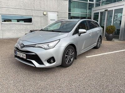 Usata Toyota Avensis Executive 143 CV (105 kW) 2016 Nero Station wagon