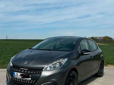 Usata Peugeot 208 Allure 83 CV (61 kW) 2018 Grigio Utilitaria