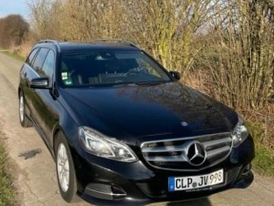 Schwarz Gebraucht 2015 Mercedes E300 Kombi | 11.500 € (Fairer Preis)