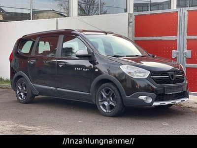 Schwarz Gebraucht 2017 Dacia Lodgy Celebration Van / Kleinbus | 7.900 € (Guter Preis)