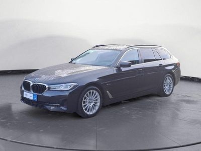 Gebraucht BMW 530e Sport Line 292 PS (214 kW) 2022 Grau Kombi