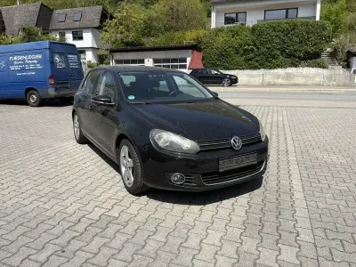 Gebraucht VW Golf VI 122 PS (89 kW) 2011 Schwarz Kleinwagen