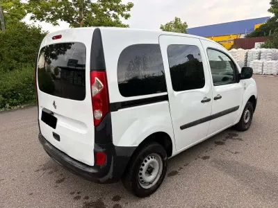 Gebraucht Renault Kangoo Authentique 87 PS (63 kW) 2010 Kombi