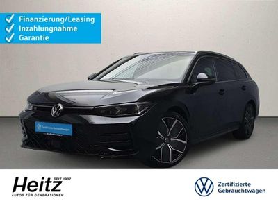 Grenadillschwarz metallic Gebraucht 2024 VW Passat R-line Kombi | 48.990 € (Teuer)