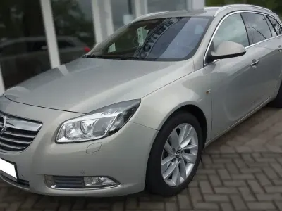 Gebraucht Opel Insignia Innovation 140 PS (102 kW) 2011 Pannacotta Kombi