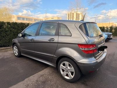 Gebraucht Mercedes B160 95 PS (69 kW) 2010 Grau Van / Kleinbus
