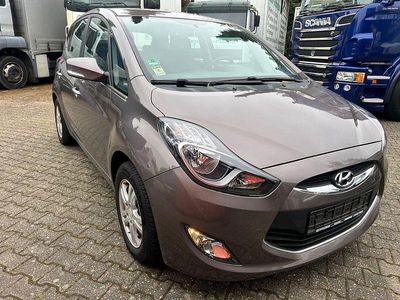 Gebraucht Hyundai ix20 Edition 116 PS (85 kW) 2013 Braun Kleinwagen