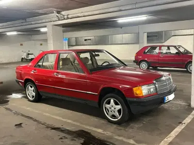 Gebraucht Mercedes 190 122 PS (89 kW) 1983 Rot Limousine
