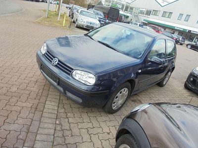 Blau Gebraucht 2002 VW Golf IV Limousine | 2.399 € (Fairer Preis)