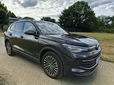 Gebraucht VW Tiguan Life 131 PS (96 kW) 2024 Grau SUV