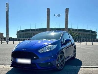 Gebraucht Ford Fiesta Sport 182 PS (133 kW) 2015 Blau Kleinwagen