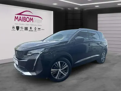 Gebraucht Peugeot 5008 Allure 131 PS (96 kW) 2023 Lackierung schwarz perla nera/ SUV