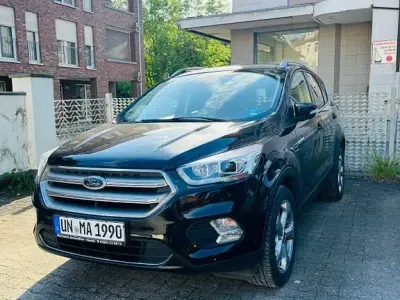 Gebraucht Ford Kuga Titanium 150 PS (110 kW) 2019 Schwarz SUV