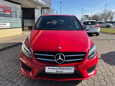 Usata Mercedes B180 AMG line 122 CV (89 kW) 2018 Rosso Monovolume