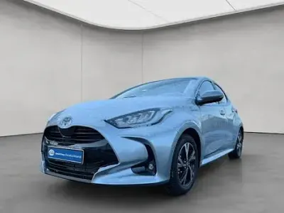 Gebraucht Toyota Yaris Hybrid 116 PS (85 kW) 2025 Silber Limousine