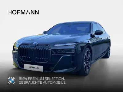 Gebraucht BMW 740 M Sport 286 PS (210 kW) 2025 Saphirschwarz metallic Limousine
