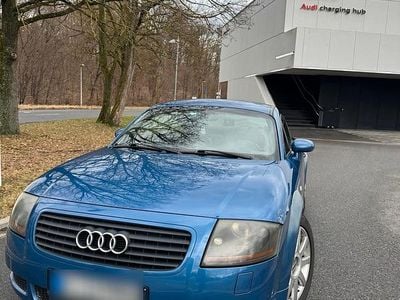 Second-hand Audi TT 224 CP (164 kW) 2000 Albastru Coupe