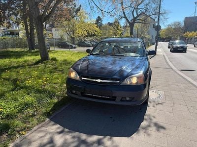 Begagnad Chevrolet Evanda CDX 131 HK (96 kW) 2005 Blå Sedan