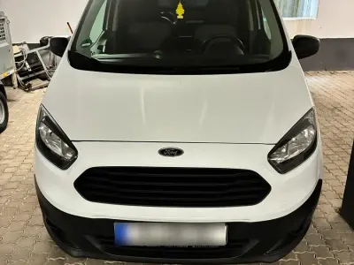 Gebraucht Ford Courier 101 PS (74 kW) 2018 Weiß Van / Kleinbus