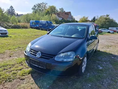 Usata VW Golf IV Trendline 75 CV (55 kW) 2004 Nero Utilitaria