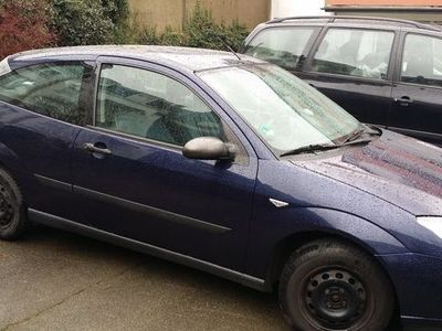 Usata Ford Focus 101 CV (74 kW) 2000 Blu Utilitaria