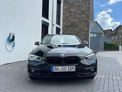 Schwarz Gebraucht 2017 BMW 320 Sport Line Kombi | 15.000 € (Fairer Preis)